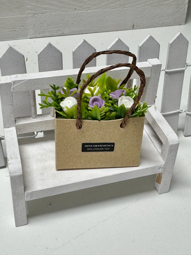 Papiertasche mit Blumen Miniatur