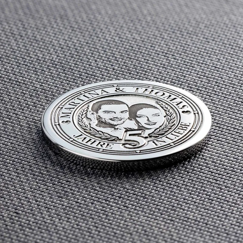 Einzigartiges Geschenk zum 5 Jahre Hochzeitstag: Personalisierte Jubiläumsmünze