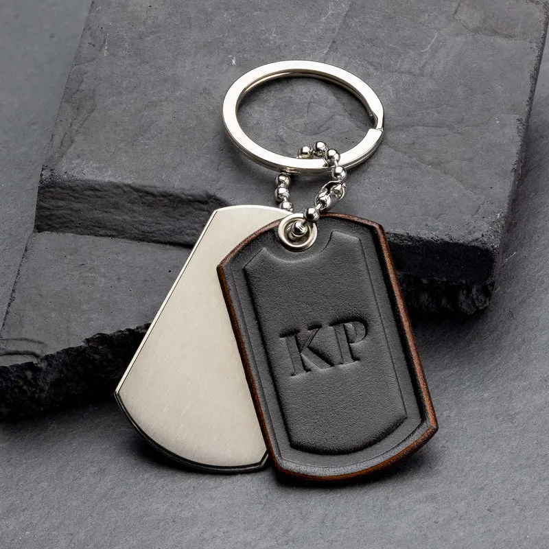 Personalisierter Schlüsselanhänger aus Titan & Dunkelbraunem Leder: Deine Einzigartige Note