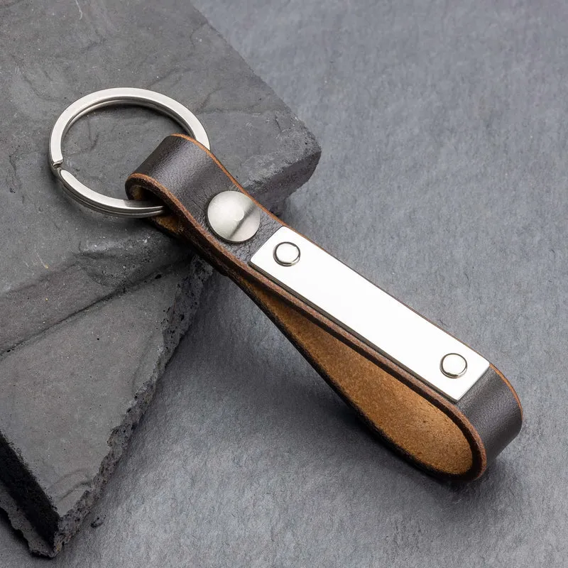 Dunkelbrauner Leder Schlüsselanhänger - Gestalten Sie Ihr perfektes Accessoire!