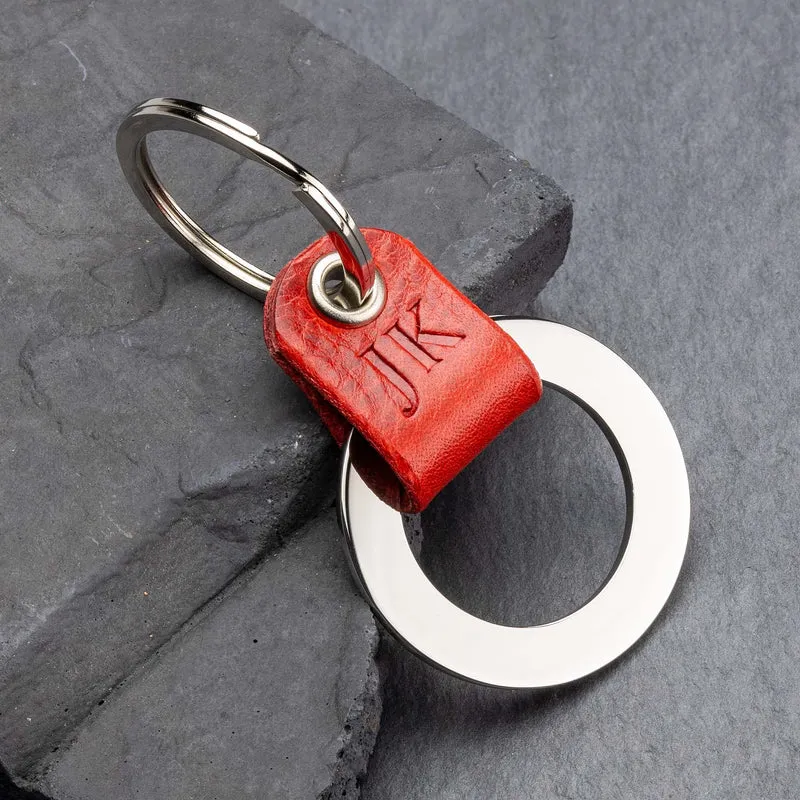 Monogramm Schlüsselanhänger: Personalisiertes Leder in Rot mit Gravur
