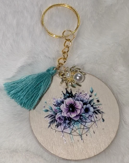 Schlüsselanhänger Spinne – floral & farblich abgestimmt ✨