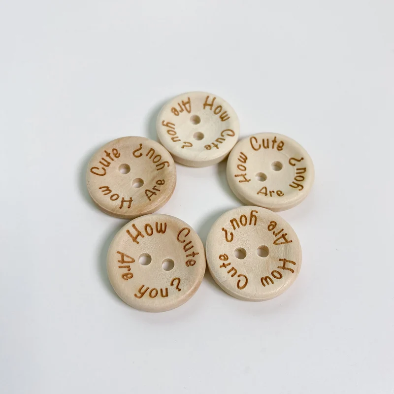 Holz Knopf "HCAY" verschiedene Grössen (5er-Pack)